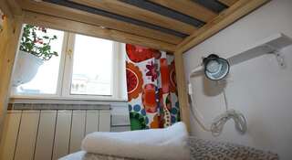 Хостел Три Матрешки на Карла Маркса Иркутск Односпальная кровать в общем номере для мужчин и женщин-3